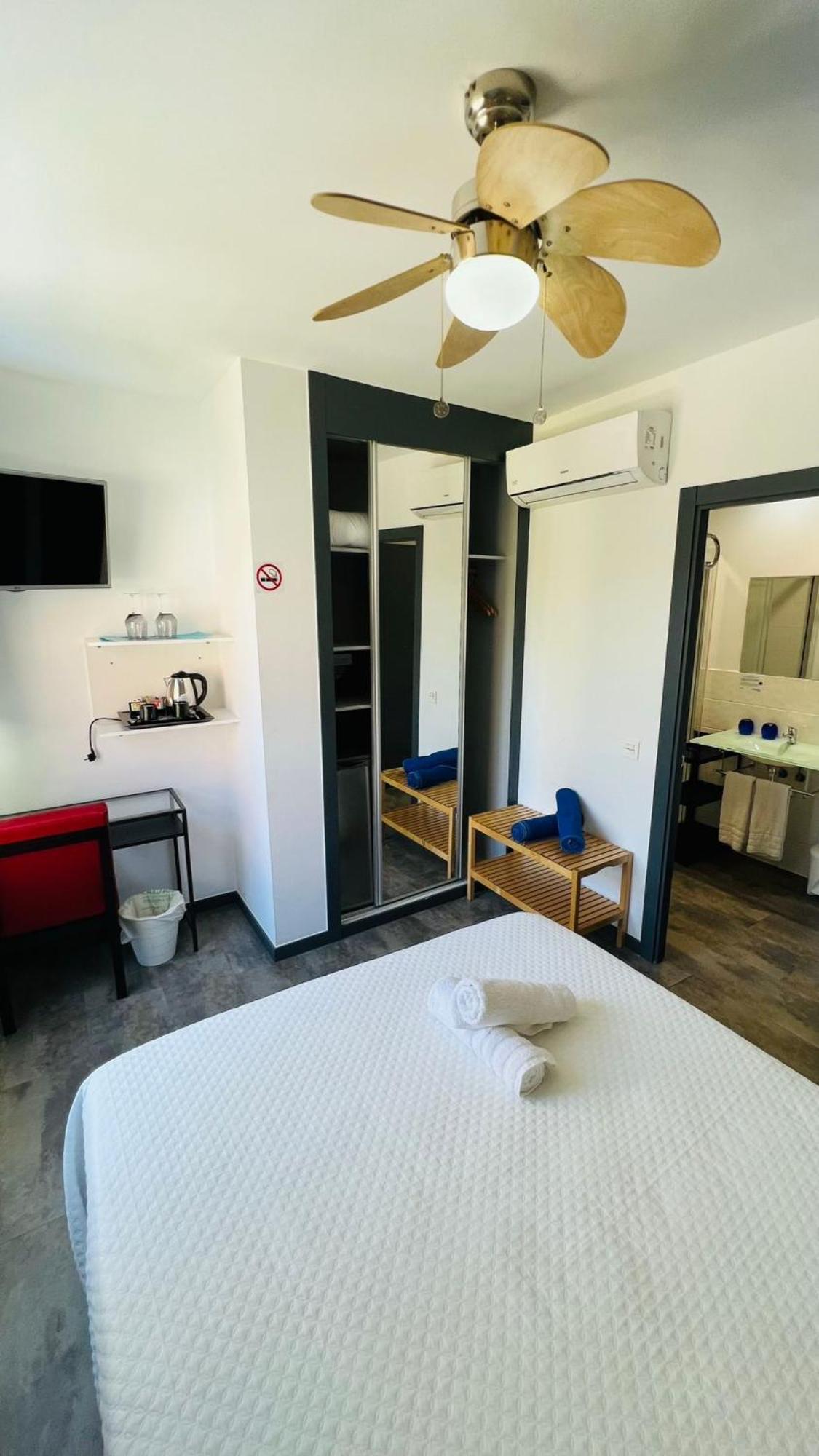 Bajondillo Beach Cozy Inns (Adults Only) Torremolinos Exteriör bild